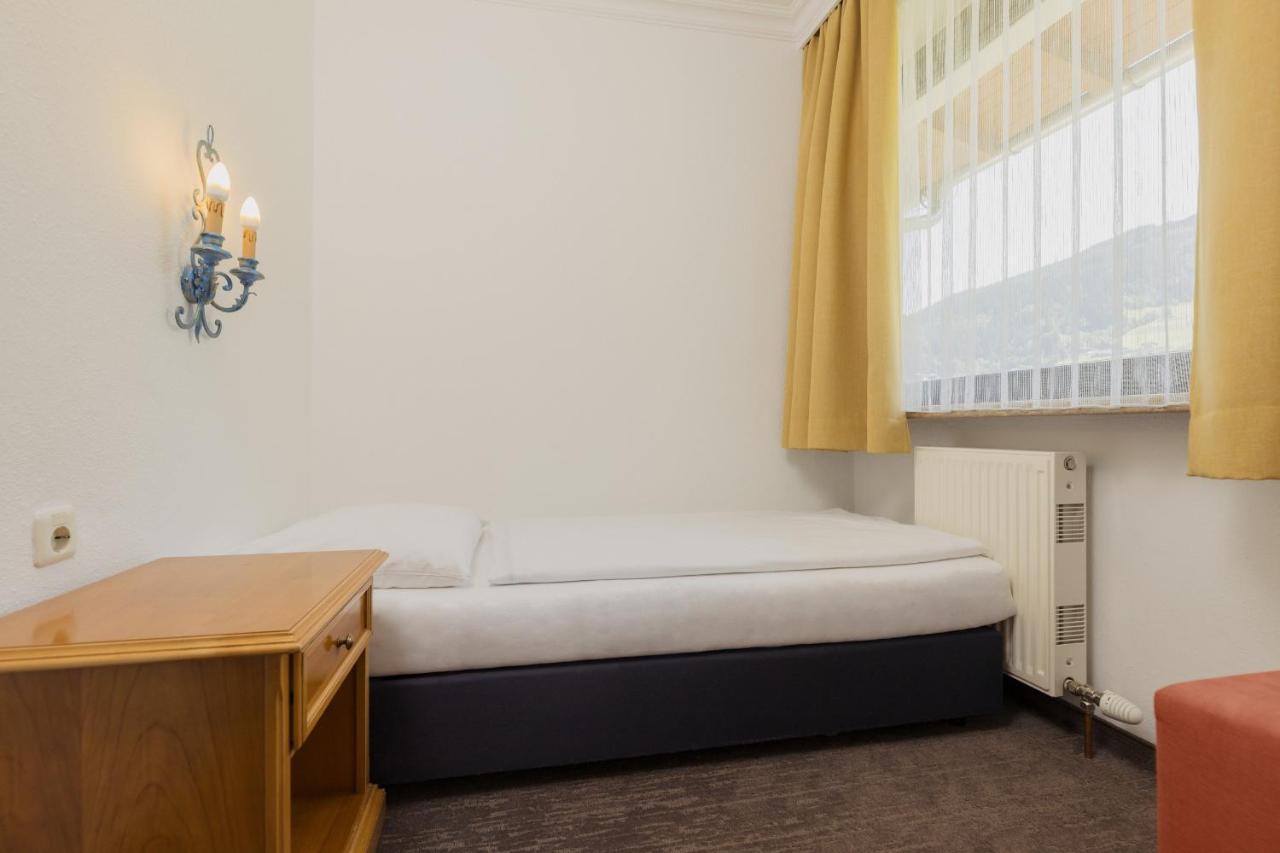 Hotel Tauernhof Kaprun Esterno foto